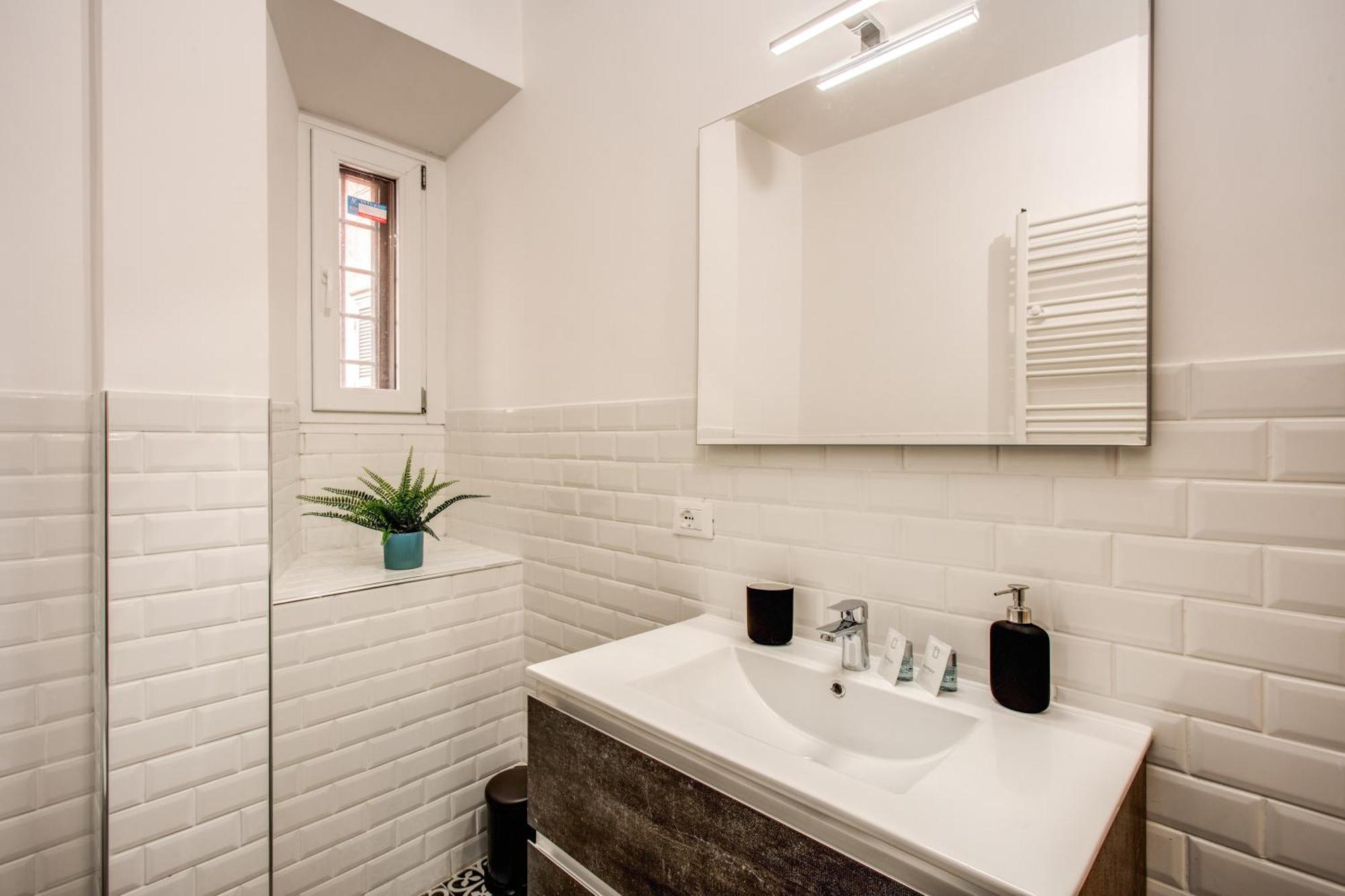 Monti Quiet And Spacious Apartment Rome Exterior photo