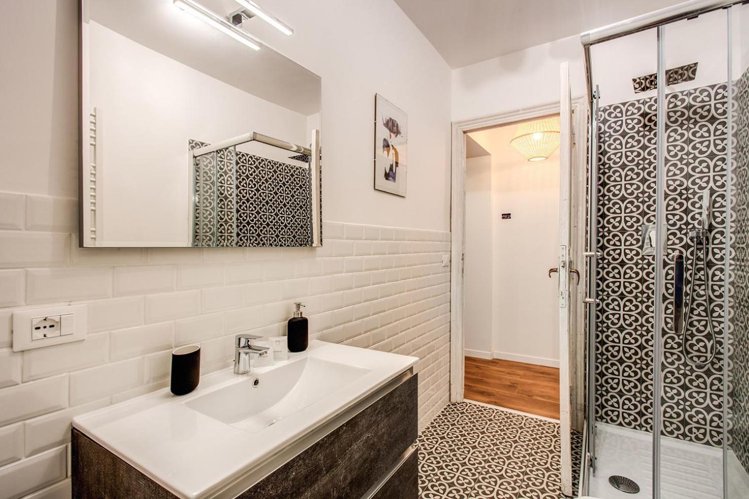 Monti Quiet And Spacious Apartment Rome Exterior photo
